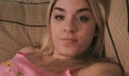 Daughter helps mom xxx indian porn video to have sex with a man